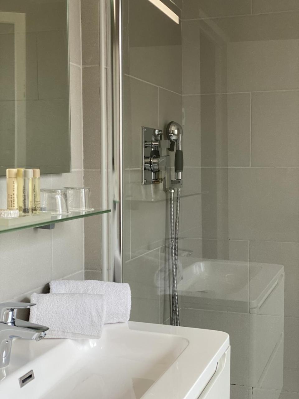 Double Room with Balcony and Sea View,1215147586:JPEG