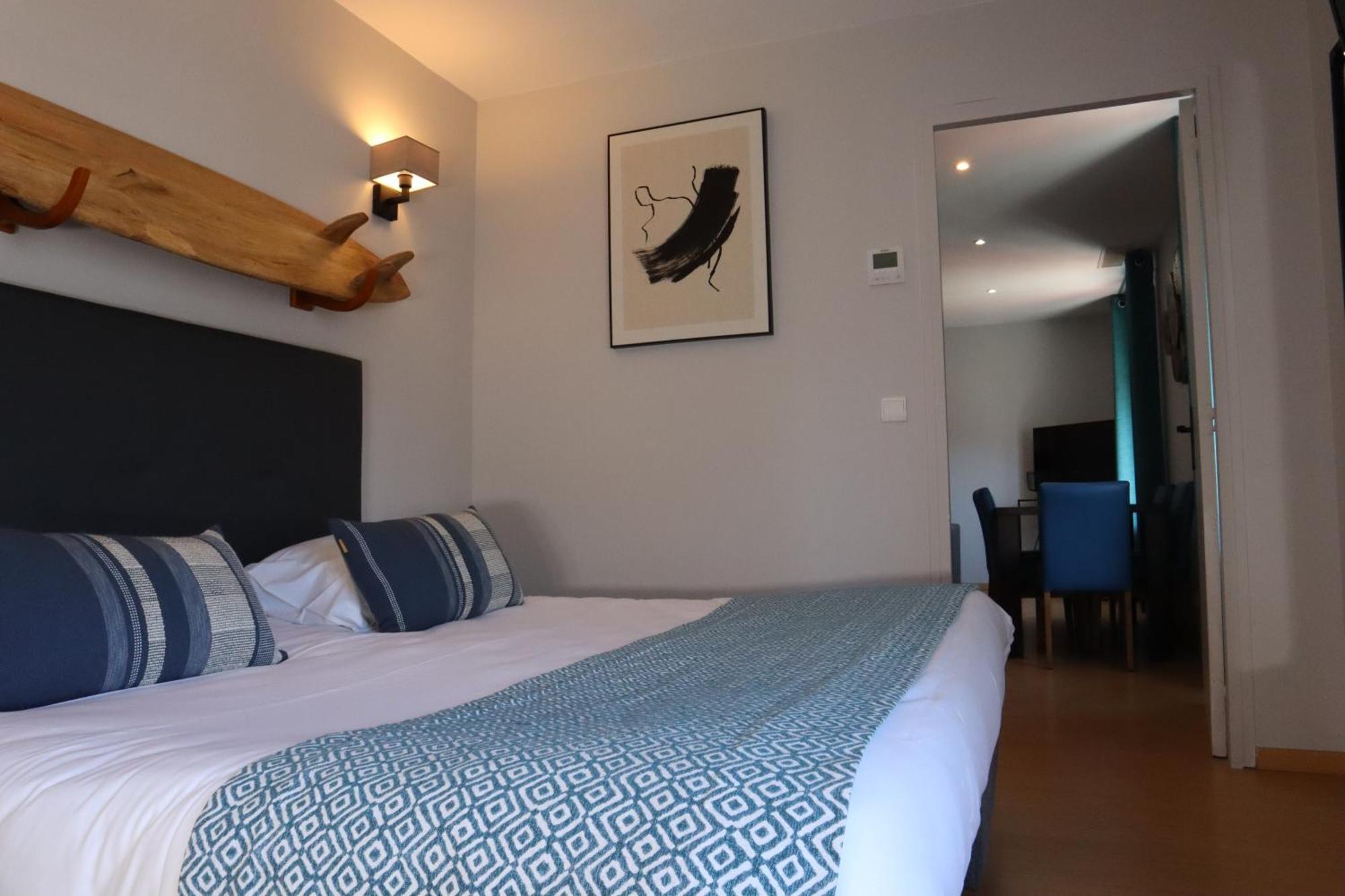 One-Bedroom Apartment Sea View